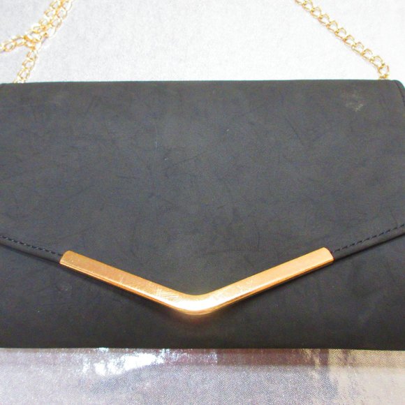 Crossbody Bag With Zipper Compartments & With Gold Color Chain - Picture 2 of 7